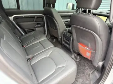 LAND ROVER Defender 110 S Black Gloss