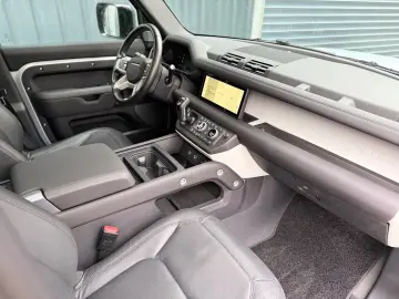 LAND ROVER Defender 110 S Black Gloss