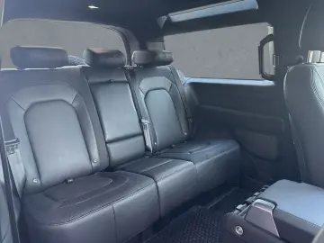 Land Rover Defender 90 D200 AWD X-DYNAMIC