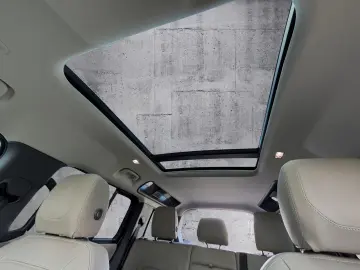 LAND ROVER Defender 110 P400 XS Edition