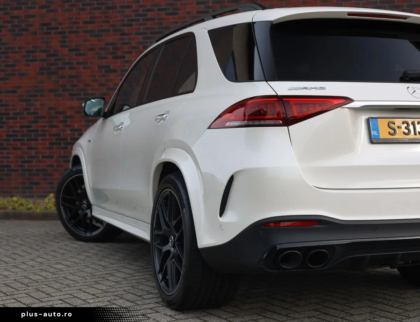 MERCEDES-BENZ GLE 53 AMG 4Matic   Rot Design - AHK - Pano