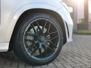 MERCEDES-BENZ GLE 53 AMG 4Matic   Rot Design - AHK - Pano