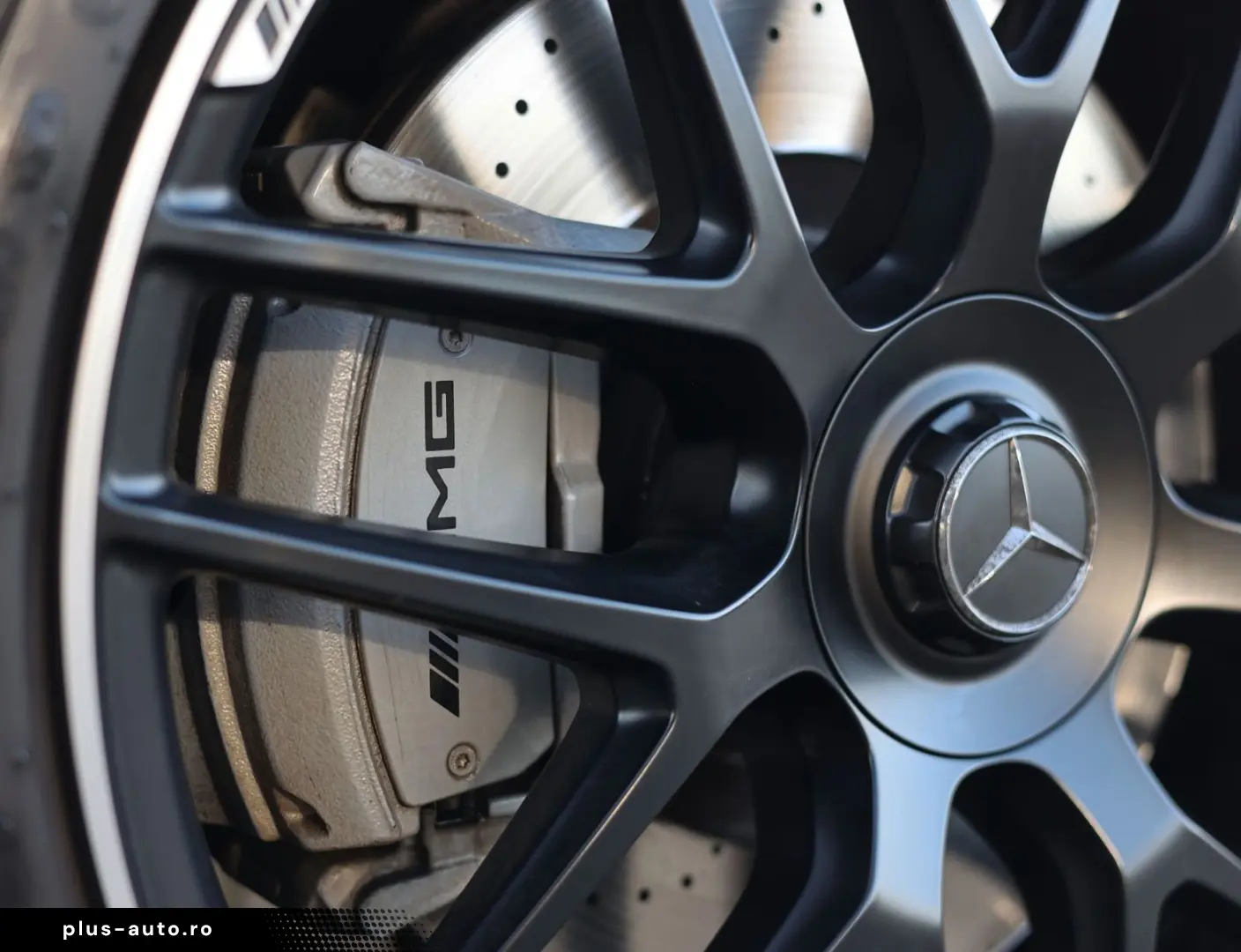 MERCEDES-BENZ GLE 53 AMG 4Matic   Rot Design - AHK - Pano