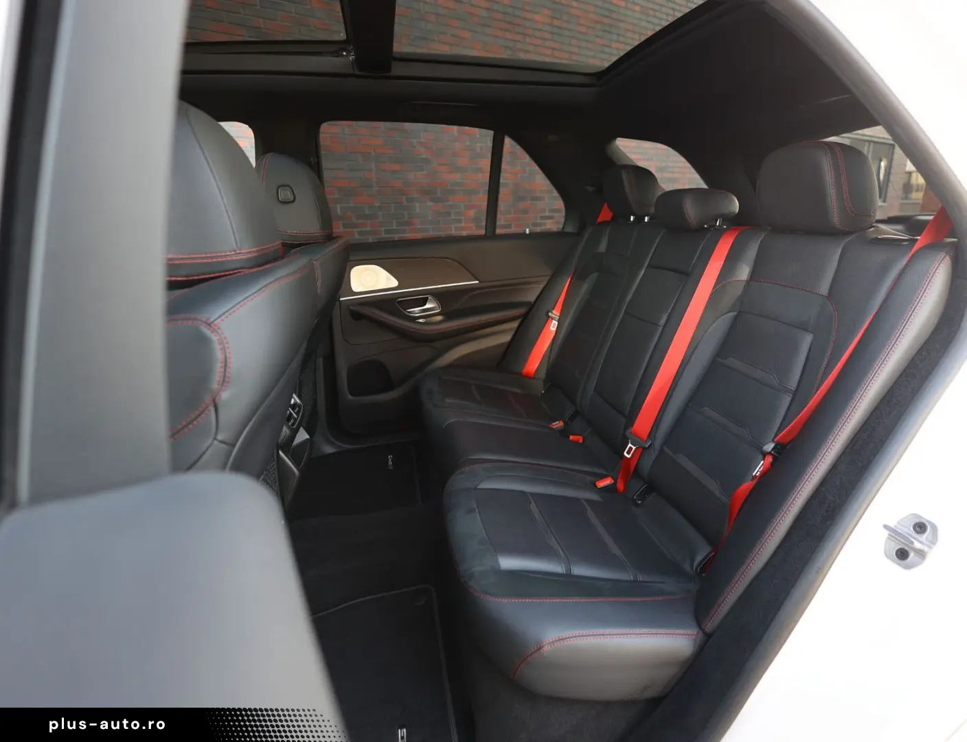 MERCEDES-BENZ GLE 53 AMG 4Matic   Rot Design - AHK - Pano