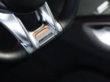 MERCEDES-BENZ GLE 53 AMG 4Matic   Rot Design - AHK - Pano