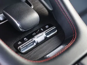 MERCEDES-BENZ GLE 53 AMG 4Matic   Rot Design - AHK - Pano