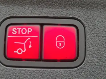 MERCEDES-BENZ GLE63 S AMG 4M Pano AHK Burmester Massage Luft