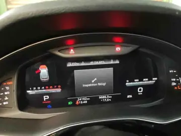 AUDI Q8 55TFSI Comp. S-Line LED PANO KAMERA CARBON VC