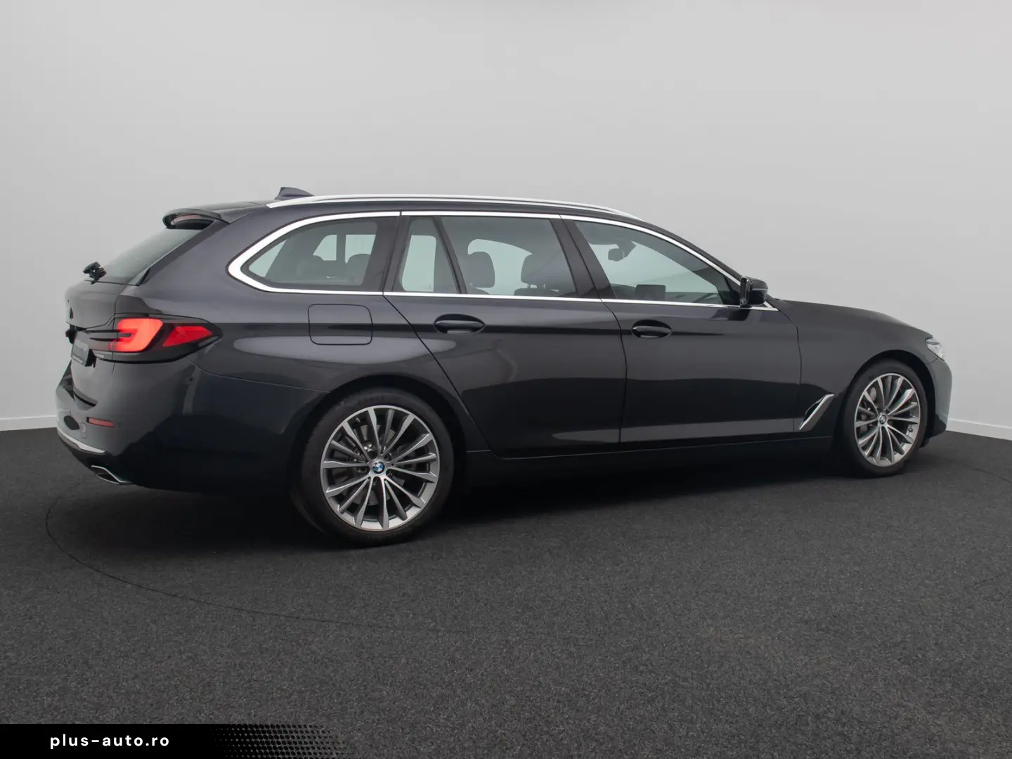 BMW 540i xD LuxuryLine Panorama H K DAB HUD Laser19