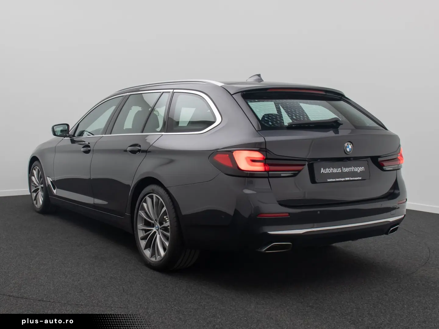 BMW 540i xD LuxuryLine Panorama H K DAB HUD Laser19