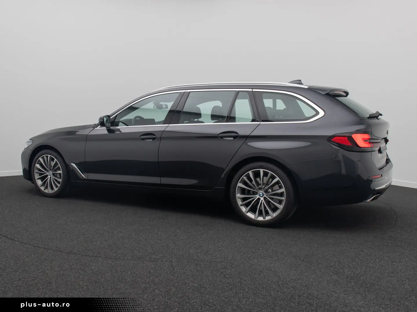 BMW 540i xD LuxuryLine Panorama H K DAB HUD Laser19