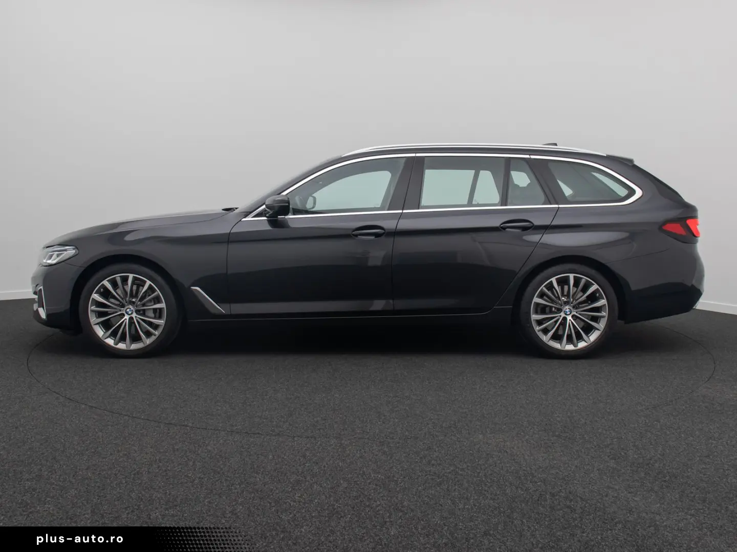 BMW 540i xD LuxuryLine Panorama H K DAB HUD Laser19