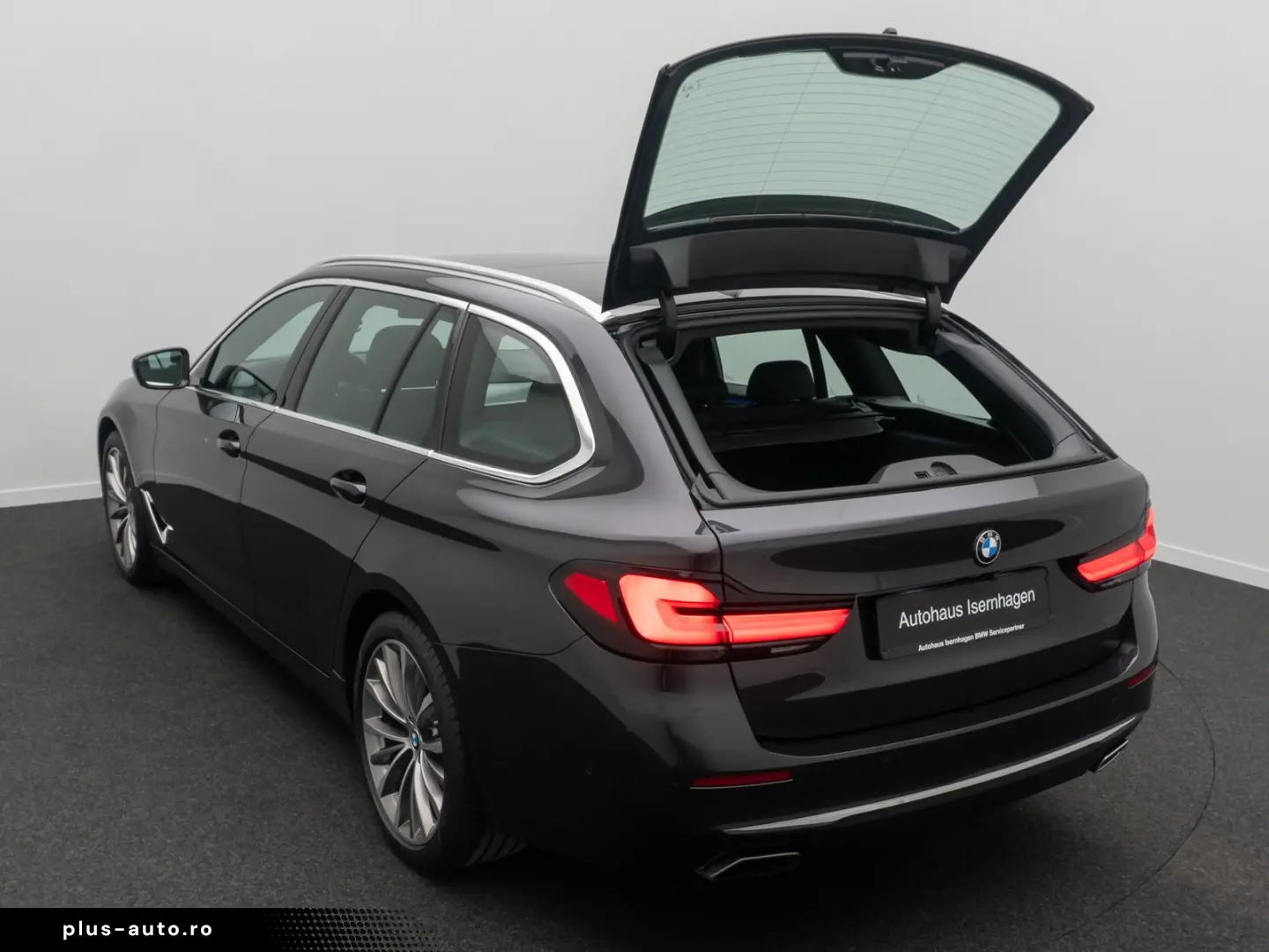 BMW 540i xD LuxuryLine Panorama H K DAB HUD Laser19