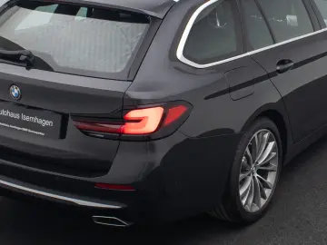 BMW 540i xD LuxuryLine Panorama H K DAB HUD Laser19