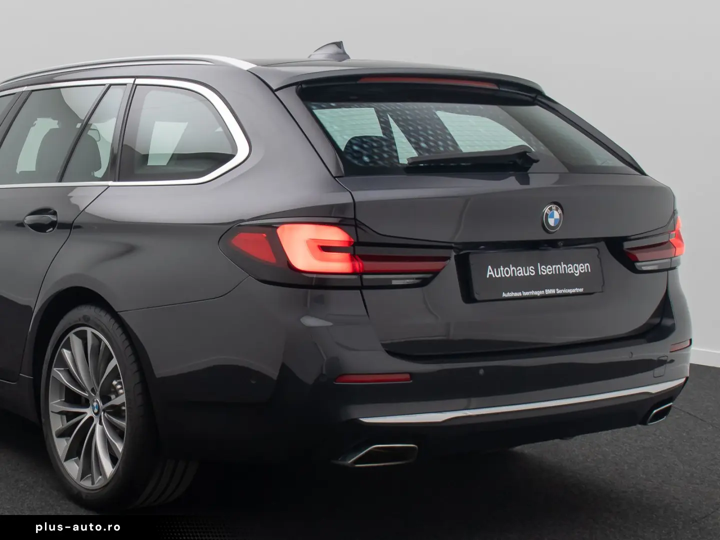 BMW 540i xD LuxuryLine Panorama H K DAB HUD Laser19