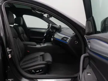 BMW 540i xD LuxuryLine Panorama H K DAB HUD Laser19