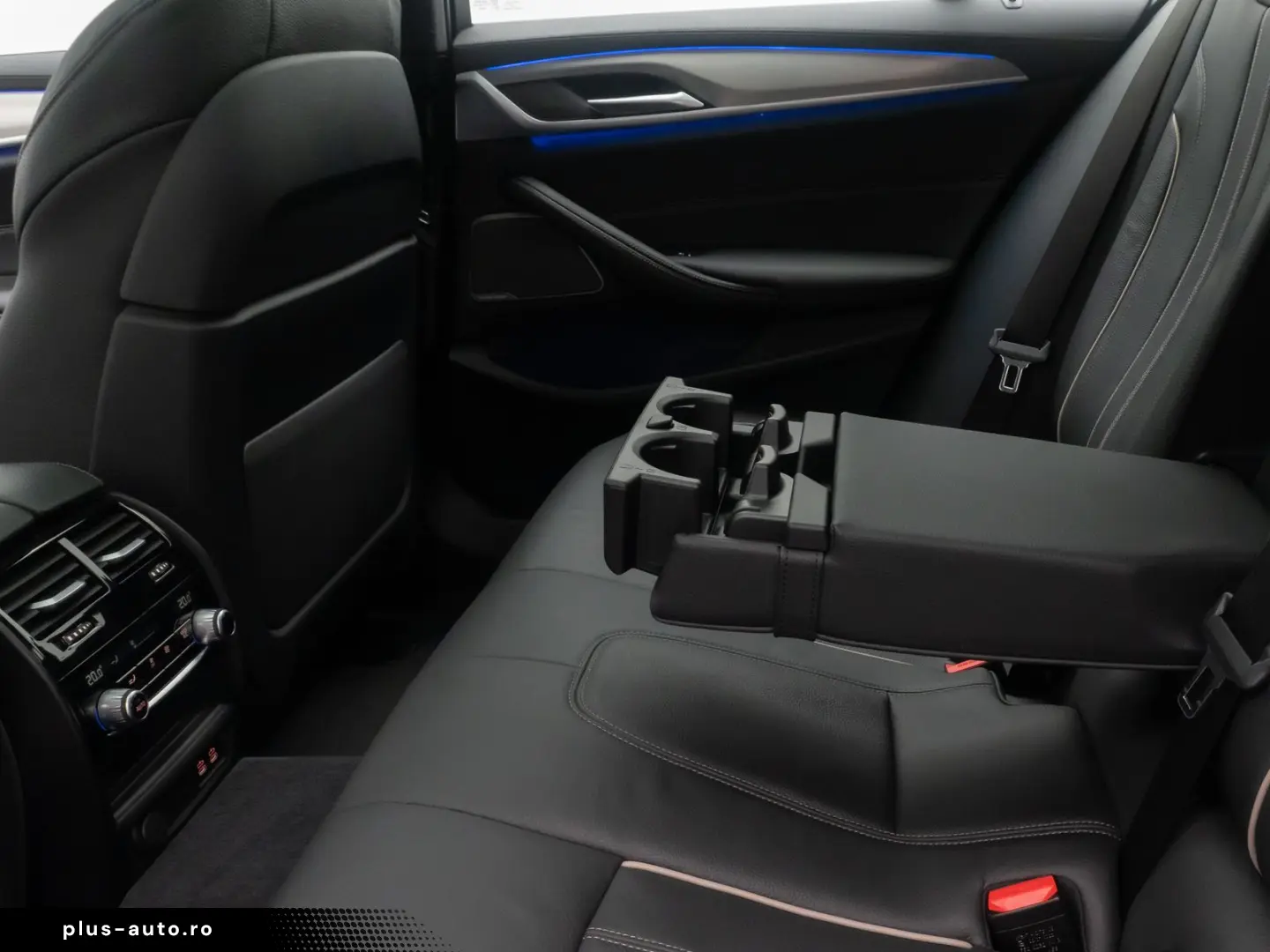 BMW 540i xD LuxuryLine Panorama H K DAB HUD Laser19