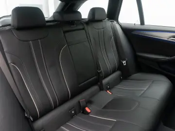 BMW 540i xD LuxuryLine Panorama H K DAB HUD Laser19