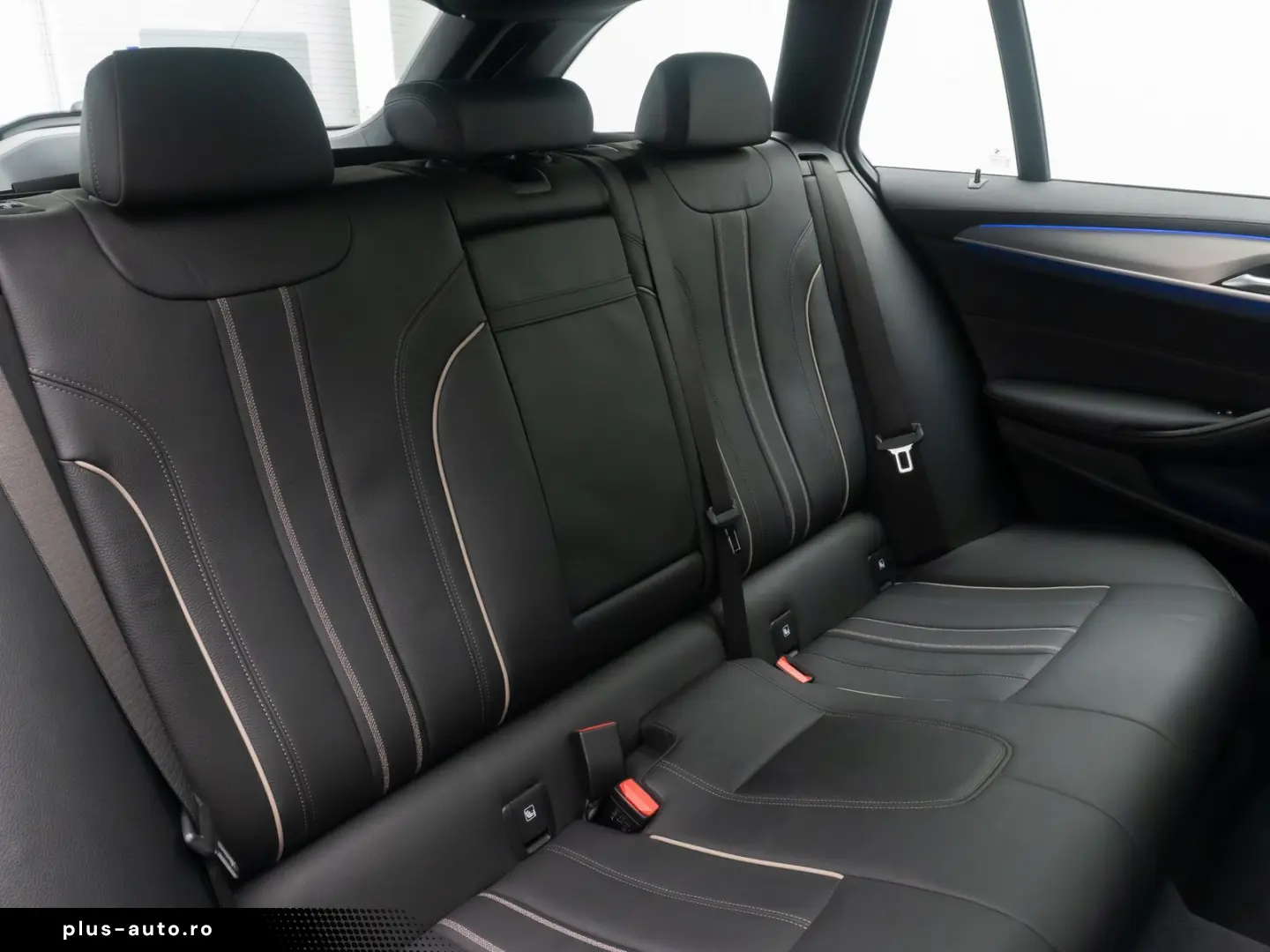 BMW 540i xD LuxuryLine Panorama H K DAB HUD Laser19