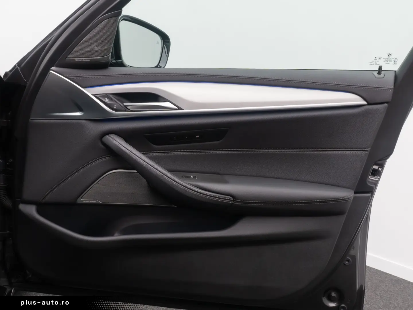 BMW 540i xD LuxuryLine Panorama H K DAB HUD Laser19