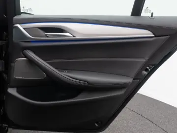 BMW 540i xD LuxuryLine Panorama H K DAB HUD Laser19