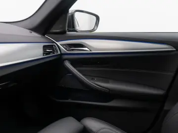 BMW 540i xD LuxuryLine Panorama H K DAB HUD Laser19