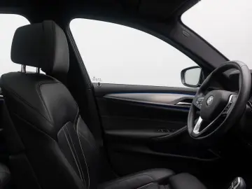 BMW 540i xD LuxuryLine Panorama H K DAB HUD Laser19