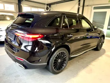 MERCEDES-BENZ GLC 300 4M AMG Night -Airmatic-HUD-Pano-Memory