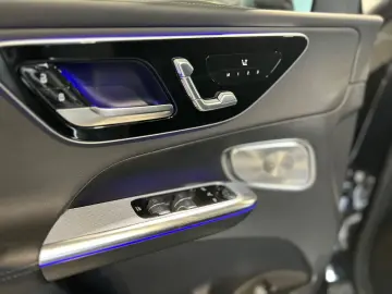 MERCEDES-BENZ GLC 300 4M AMG Night -Airmatic-HUD-Pano-Memory