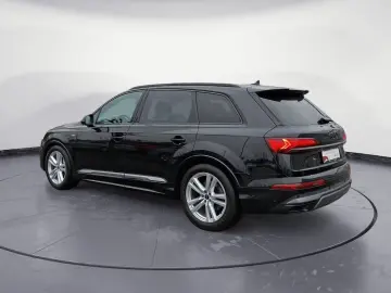 AUDI Q7 55 TFSI quattro S line
