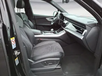 AUDI Q7 55 TFSI quattro S line