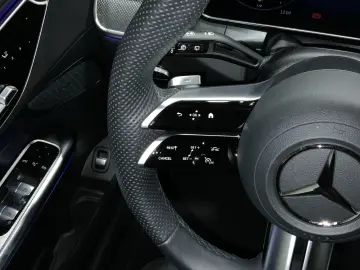 MERCEDES-BENZ GLC 300 d AMG Line 4Matic