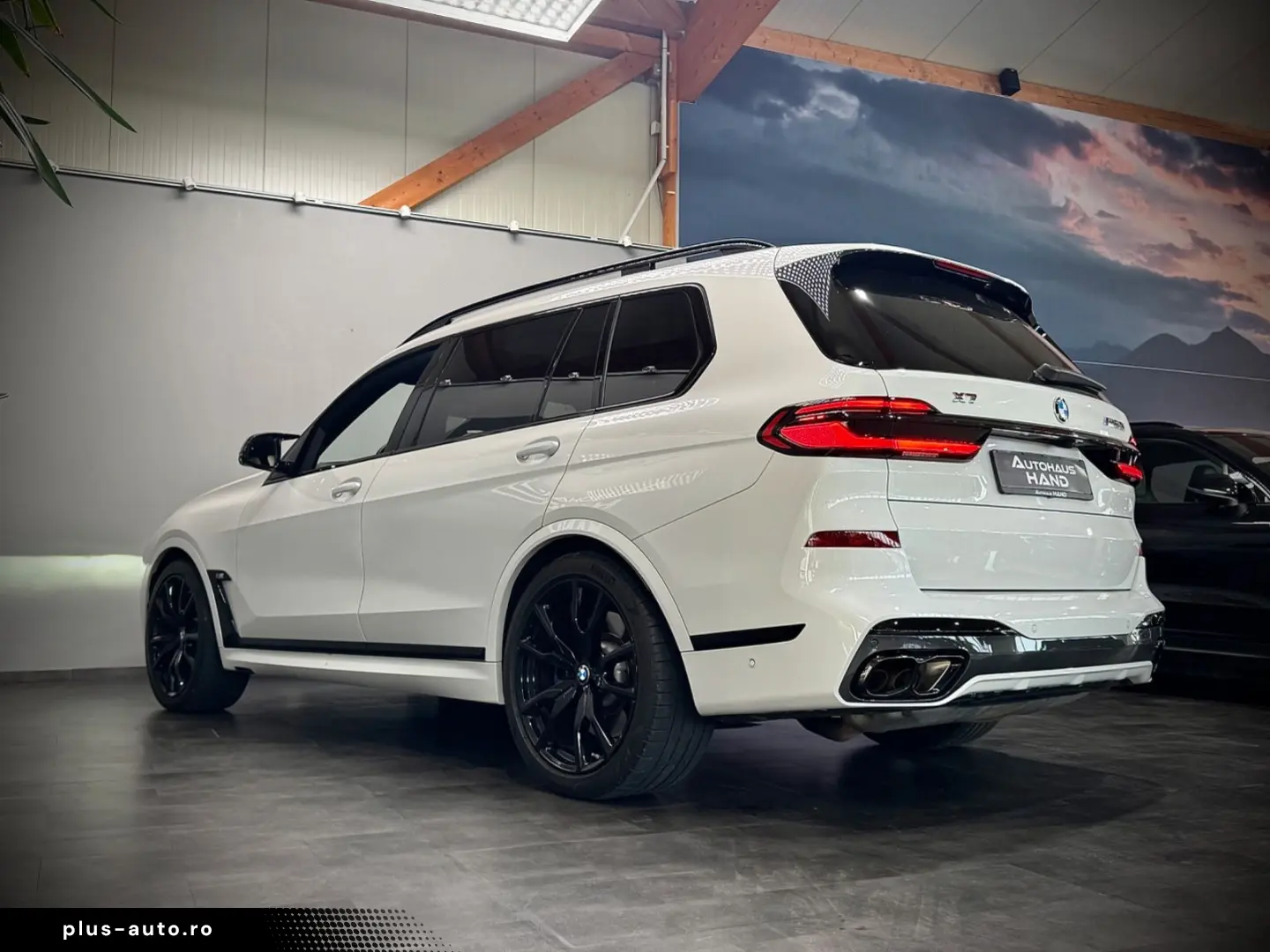 BMW X7 M60i ICONIC GLOW 7-SITZER INDIV. ACC PANO 1Hd