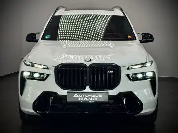 BMW X7 M60i ICONIC GLOW 7-SITZER INDIV. ACC PANO 1Hd
