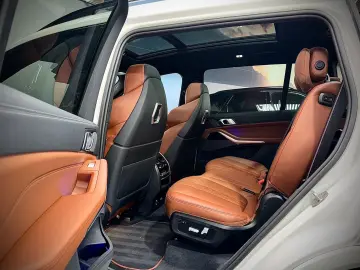 BMW X7 M60i ICONIC GLOW 7-SITZER INDIV. ACC PANO 1Hd