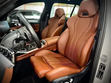 BMW X7 M60i ICONIC GLOW 7-SITZER INDIV. ACC PANO 1Hd