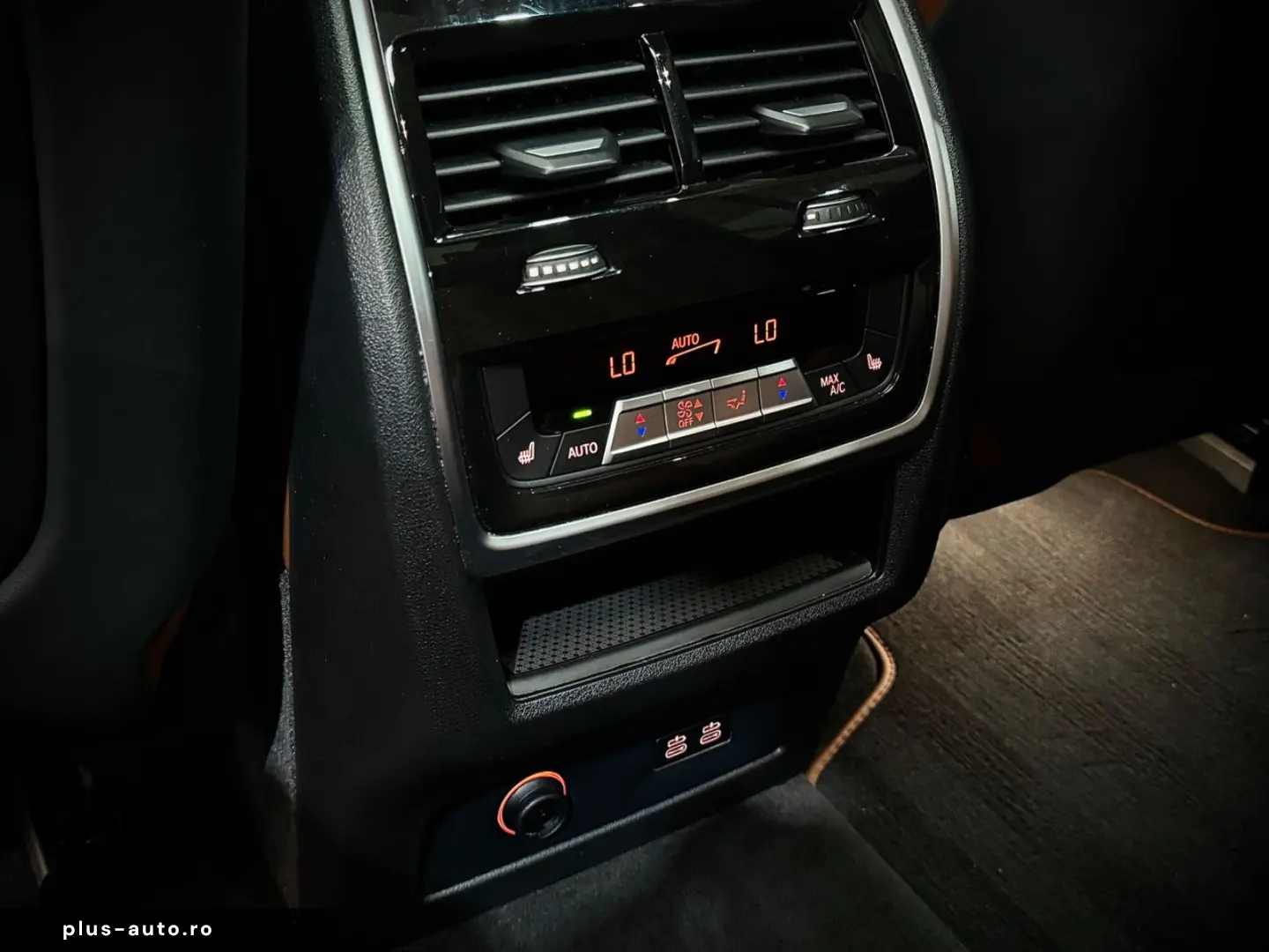 BMW X7 M60i ICONIC GLOW 7-SITZER INDIV. ACC PANO 1Hd