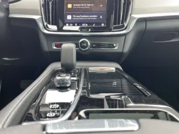 VOLVO V90 Inscription Expression T8