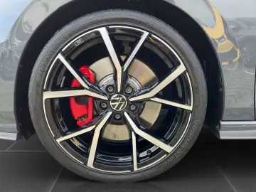 Volkswagen Golf VIII 2.0 TSI GTI DSG
