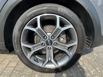 KIA XCeed Vision 1.4 T-GDI LED DAB SHZ PDC Kamera Ap