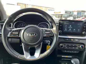 KIA XCeed Vision 1.4 T-GDI LED DAB SHZ PDC Kamera Ap