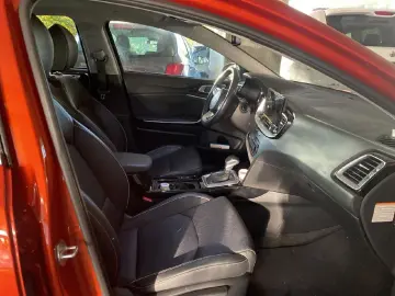 KIA XCeed Platinum Edition  AT LEDER NAVI GLASDACH