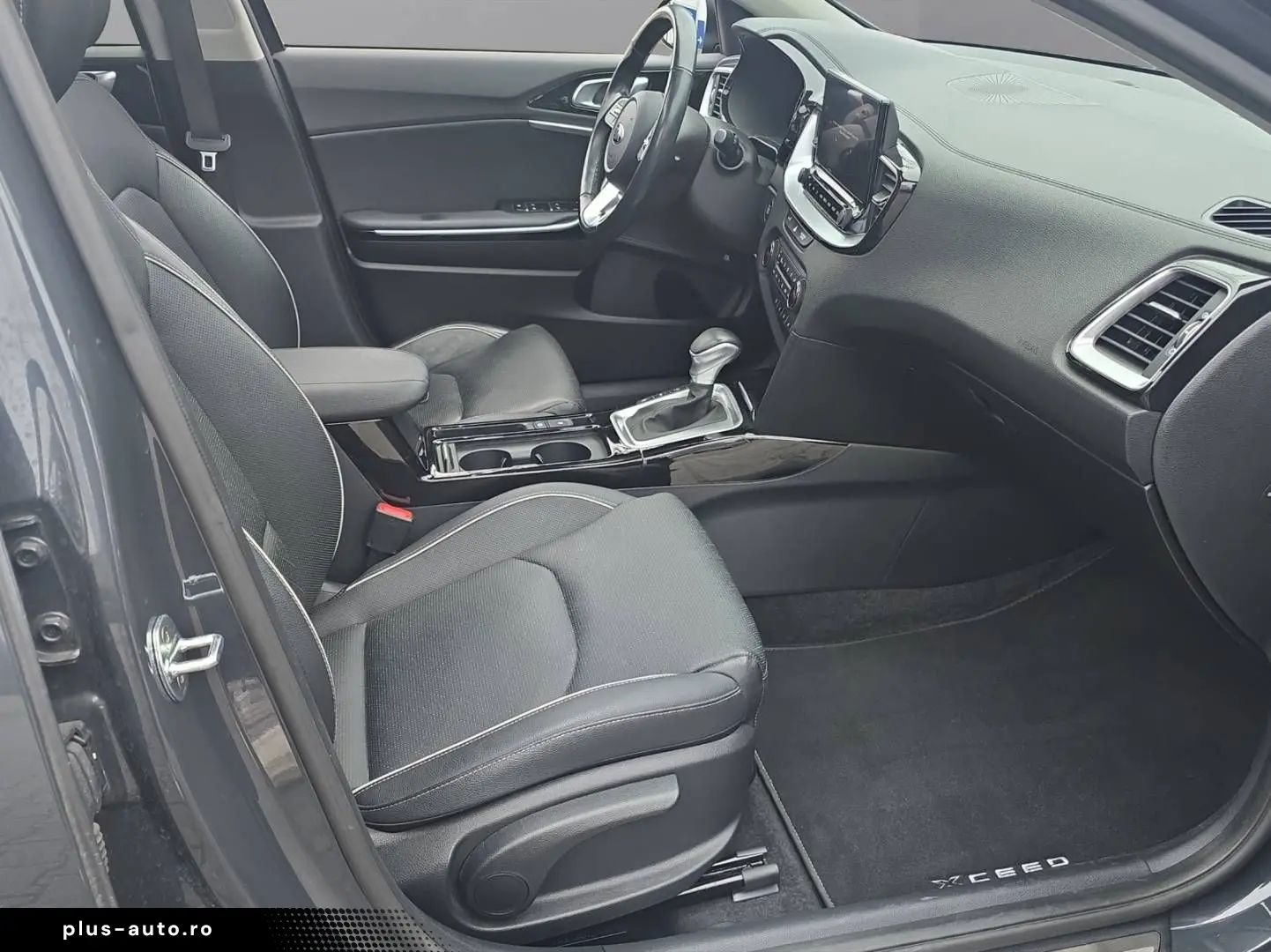 KIA XCeed 1.6T DCT PLATINUM PANO LEDER VOLLAUSSTATTU