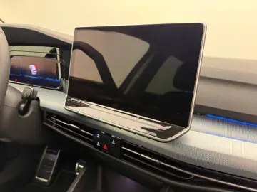 Volkswagen Golf 8 PA 1.5 eTSI DSG Life GOAL NaviCamera