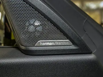 BMW M2 Coupé Navi HuD Pano LED H K