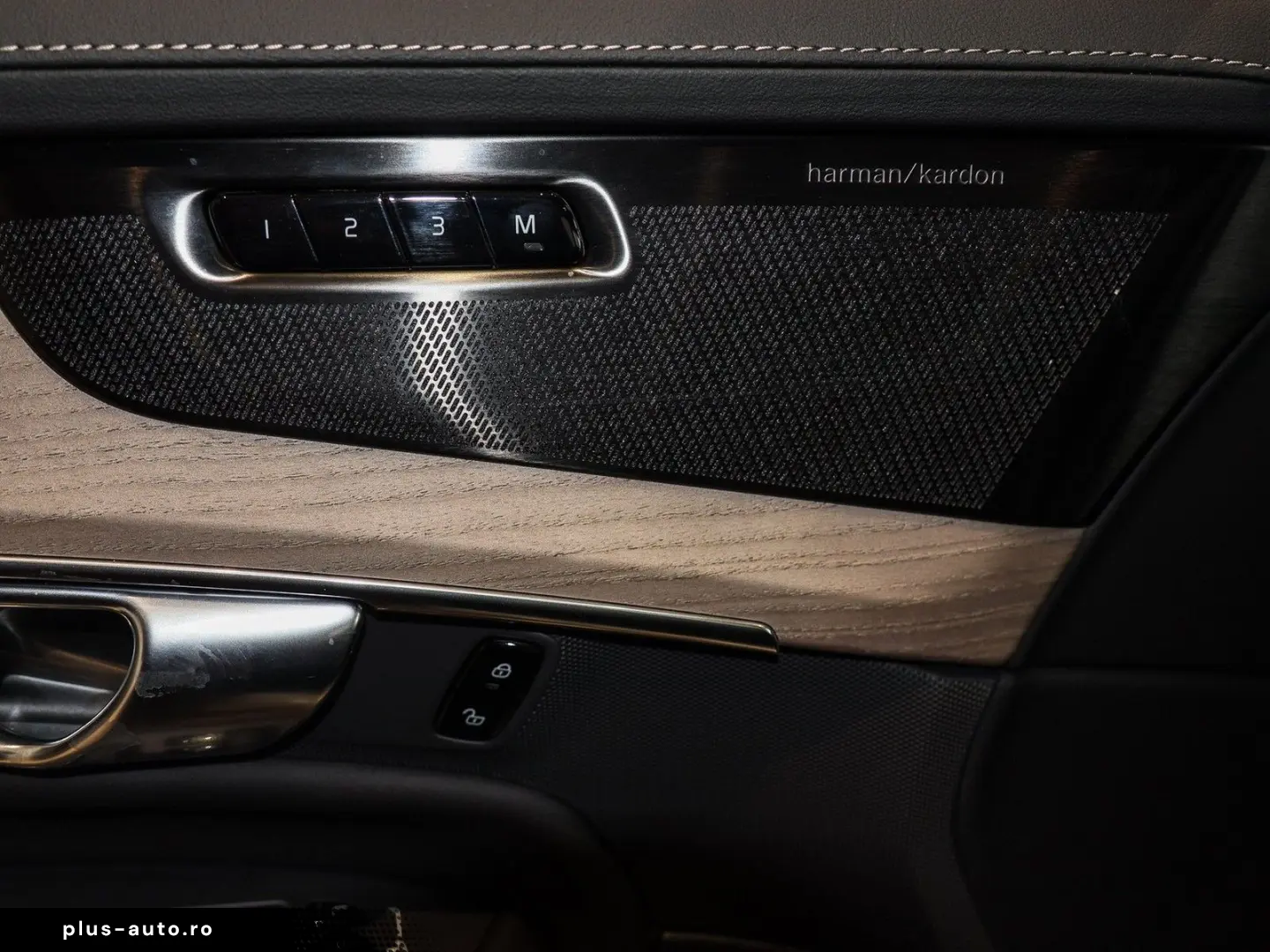 VOLVO XC90 B5 AWD Plus Bright 360 Cristal Panoramic H&K