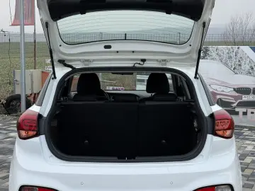Hyundai i20 Hatchback 1.3 Benzina