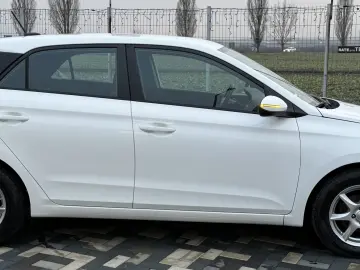 Hyundai i20 Hatchback 1.3 Benzina