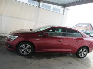 RENAULT MEGANE 1.3 TCe 140CP Intens EDC