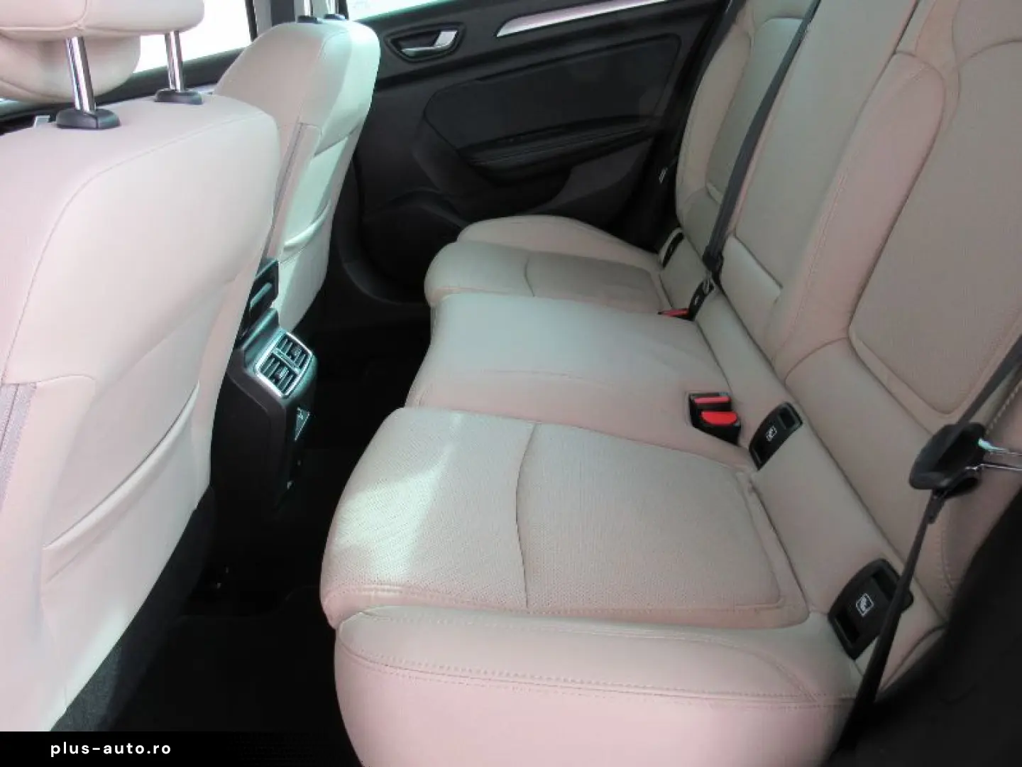 RENAULT MEGANE 1.3 TCe 140CP Intens EDC